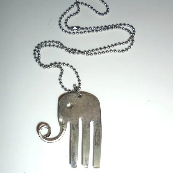 Elephant necklace modern simple design - Picture 1 of 1